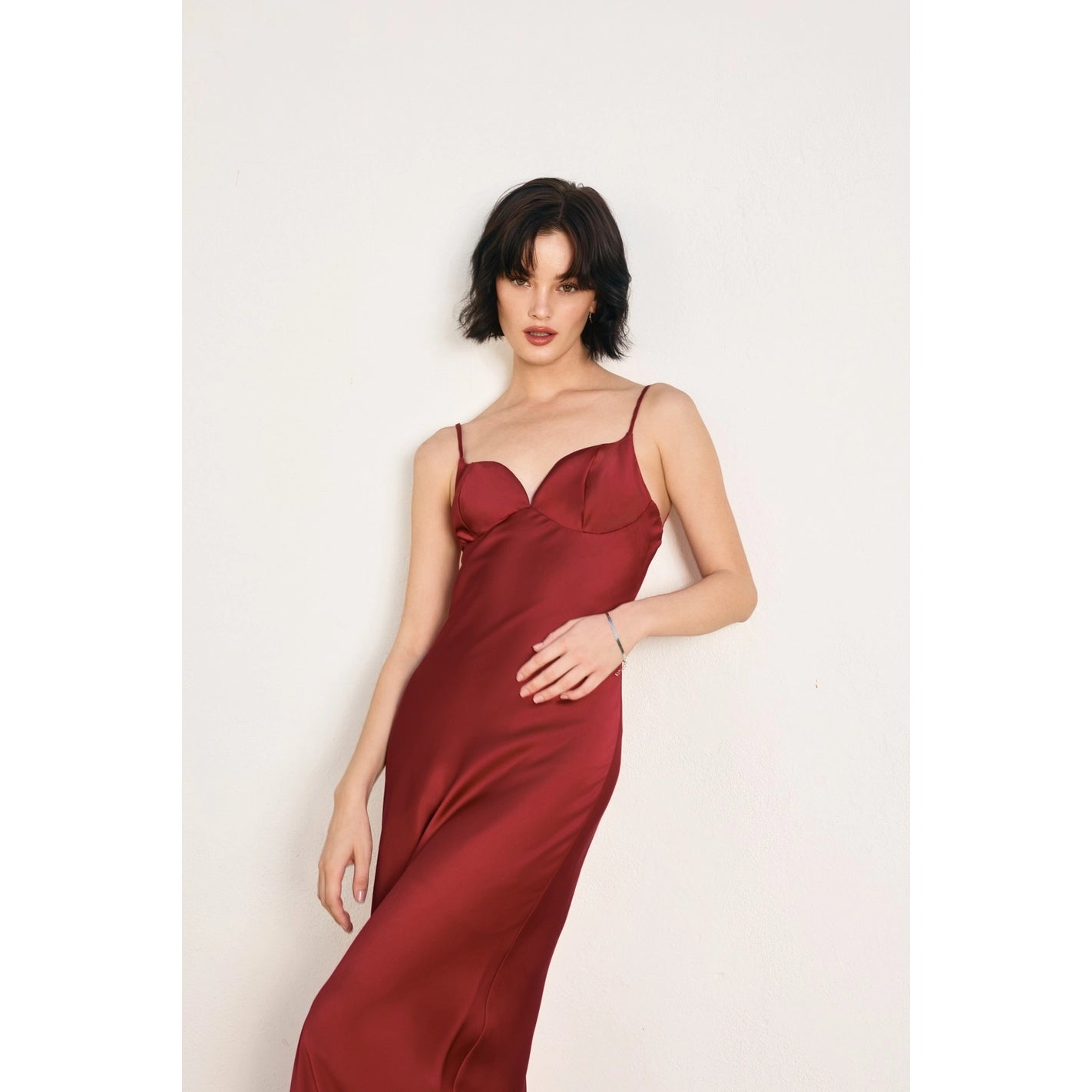 Amber – Red Cup Detail Maxi Dress