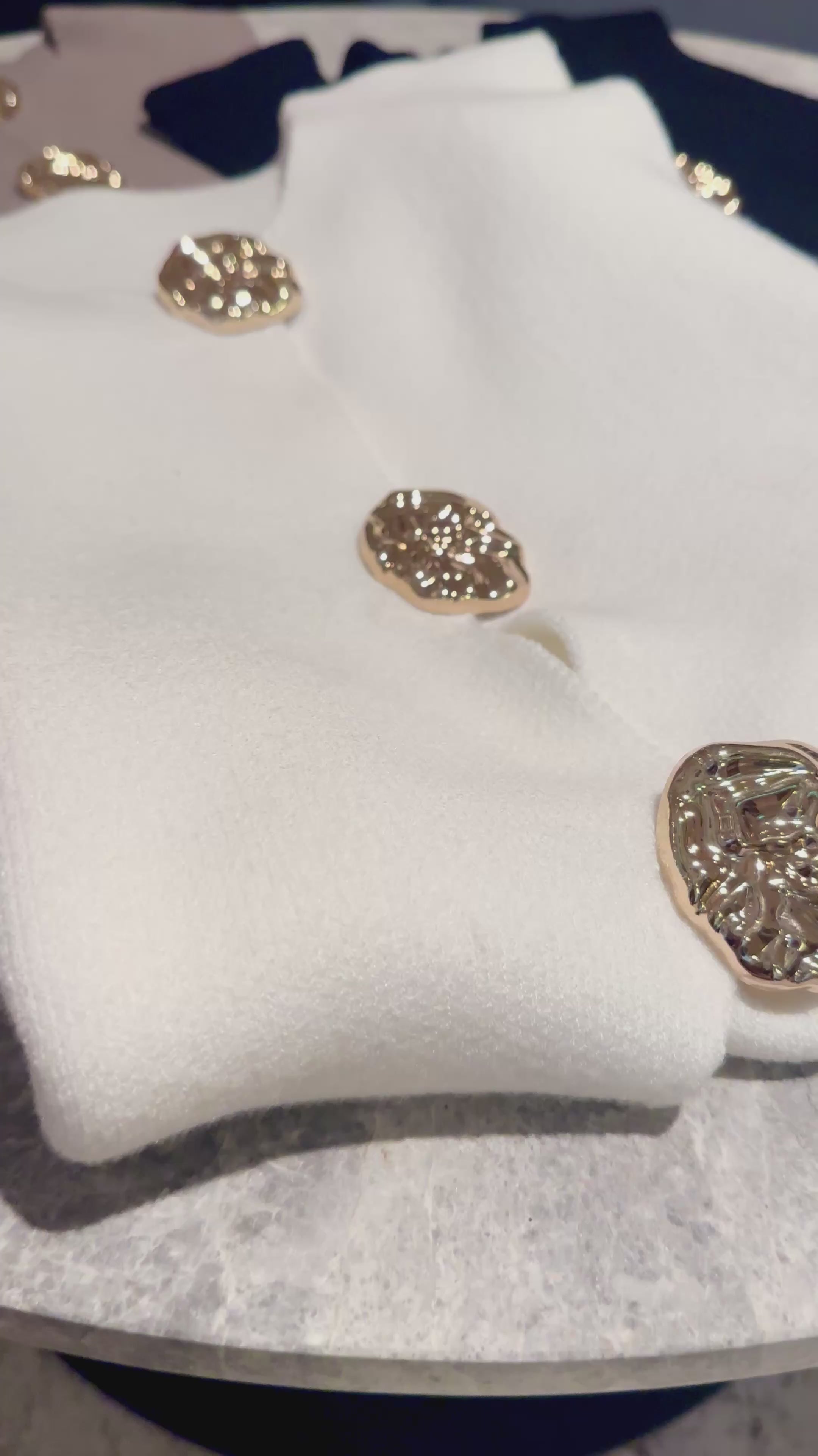 Italian White Brooch Detail Knitted Waistcoat